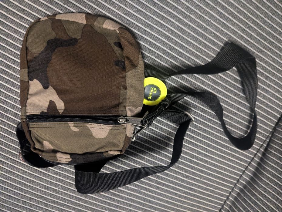 Męska saszetka moro EASTPAK materiałowa