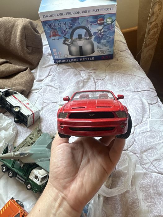 Машинка mustang….