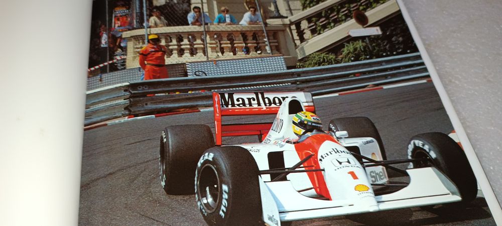 Antigo livro Em Memória de Ayrton Senna - Alan Henry