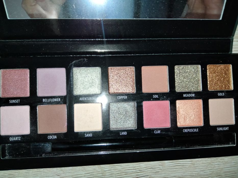 Douglas paleta cieni Earthy Nudes