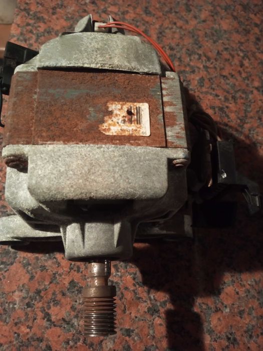 Продам двигун до стіральної машини "Електролюкс".