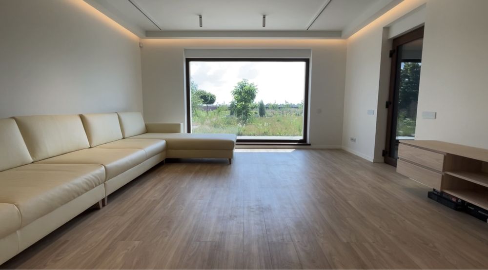 Без % Продаж будинку в с. Колонщина, Макаров