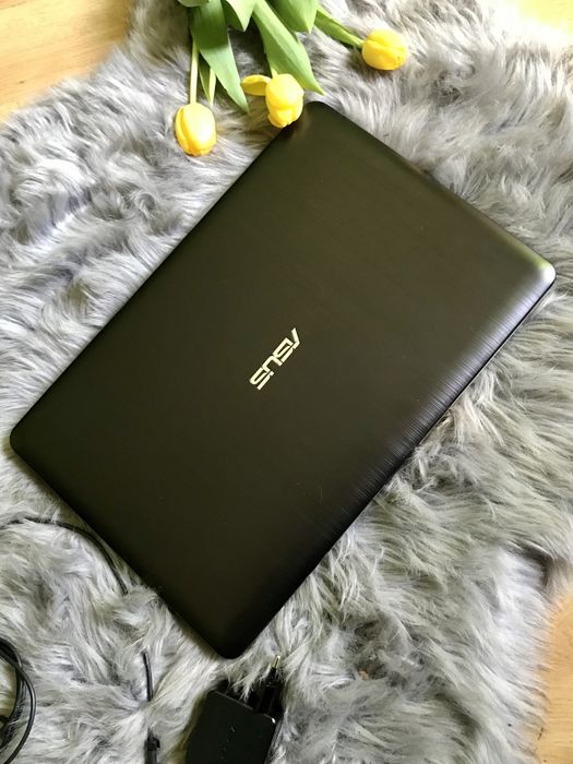 Laptop ASUS R540S