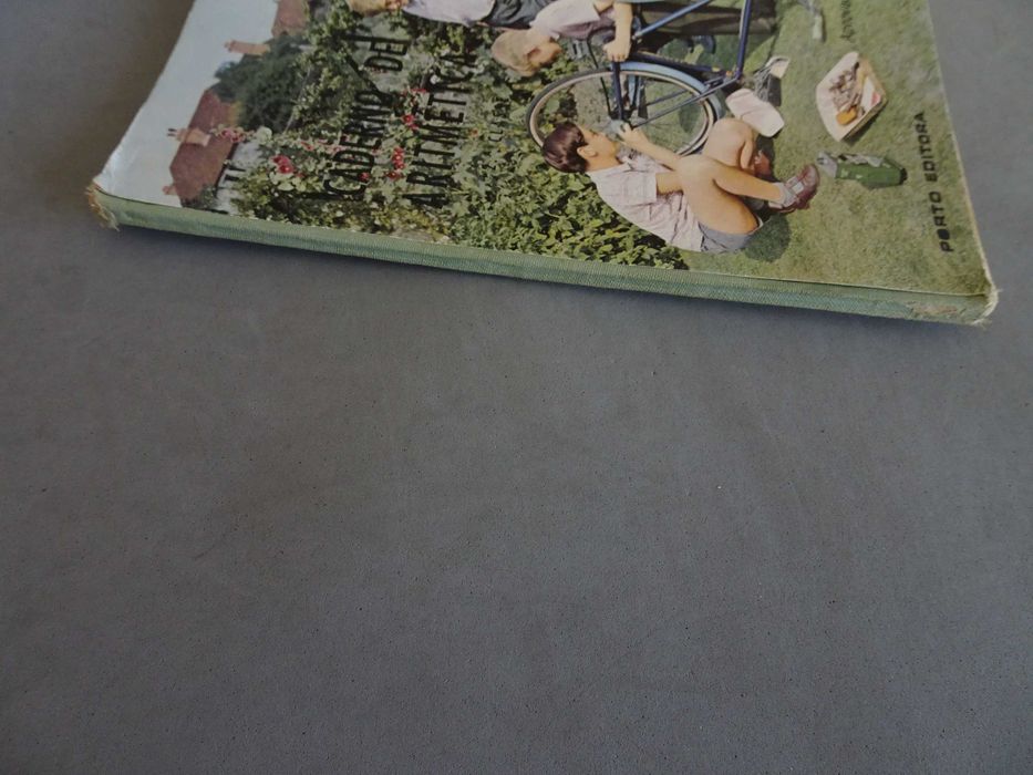 Livro Caderno de Aritmética 2ª classe Pedro de Carvalho 1961