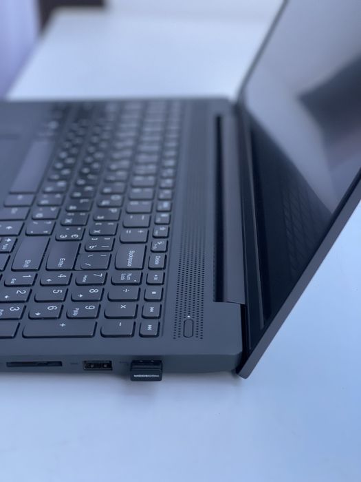 Lenovo Ideapad 5-15ITL05 Laptop - Type 82FG