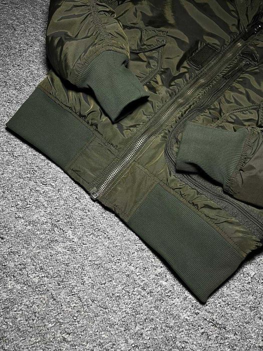 Чоловічий бомбер ALPHA INDUSTRIES Engine Jacket CWU - Розмір L