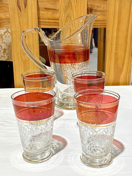 Conjunto de 4 Copos de vidro e Jarra Antigo