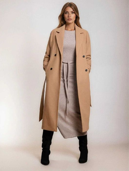 Długi beżowy płaszcz S