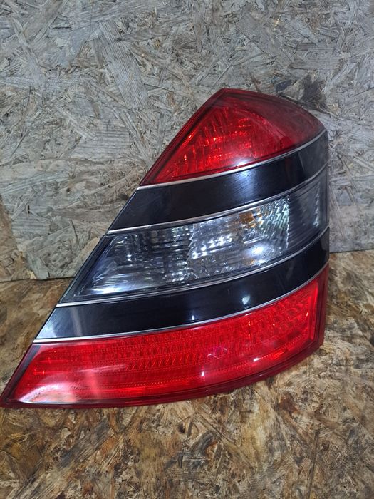 Ліхтар задній правий Mercedes-Benz S-class W221 A2218200264