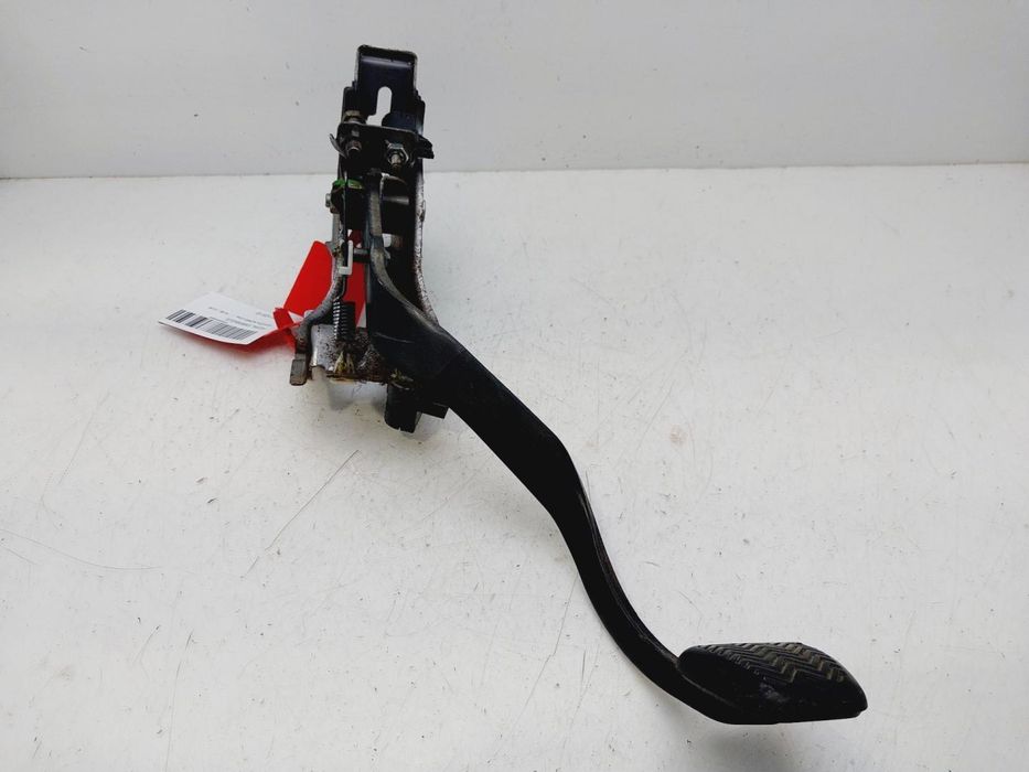 pedal da embraiagem toyota auris