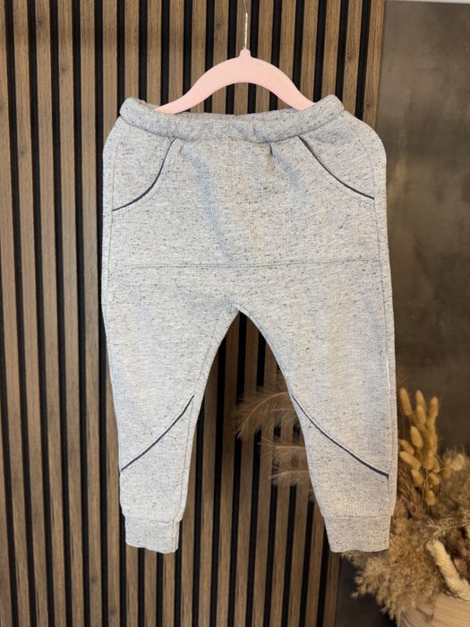 Spodnie dresowe zara 104