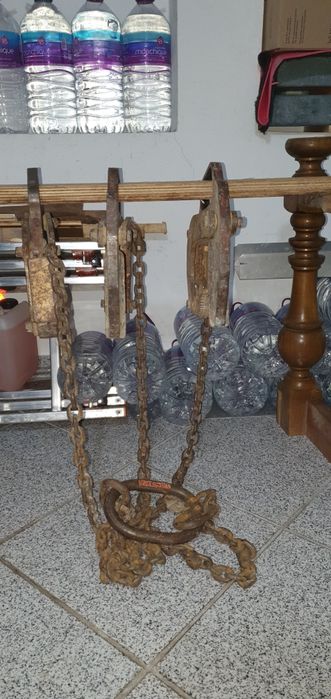 Conjunto de pinças de elevação em aço.