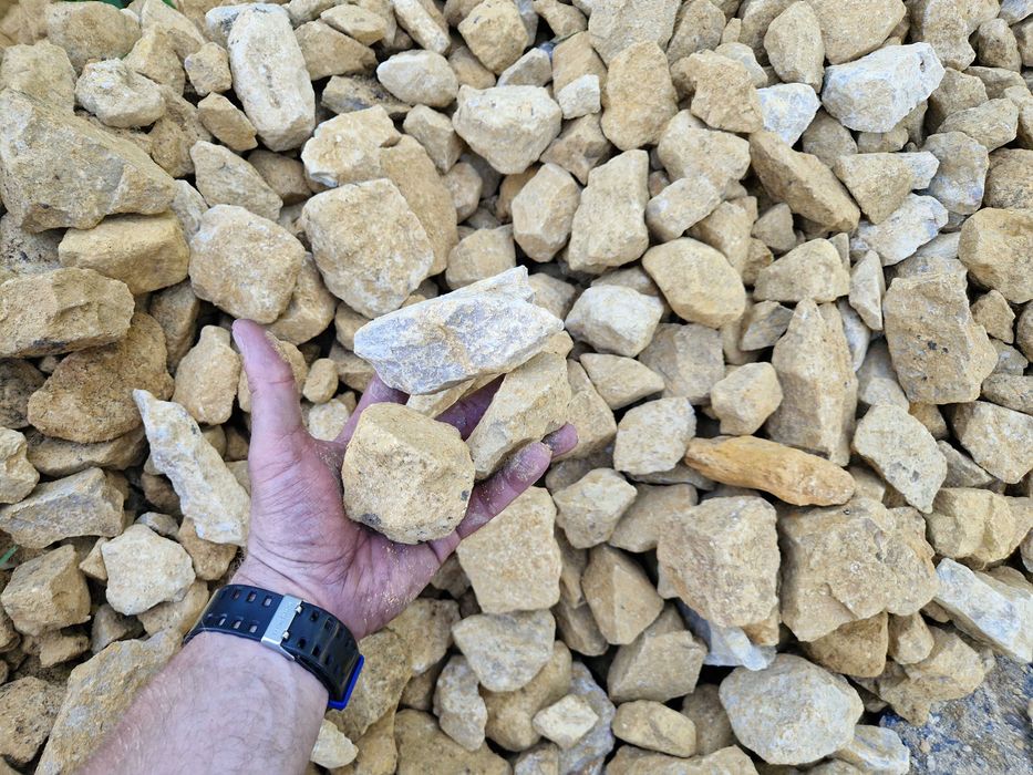 Ziemia z transportem kamień piasek i inne kruszywa