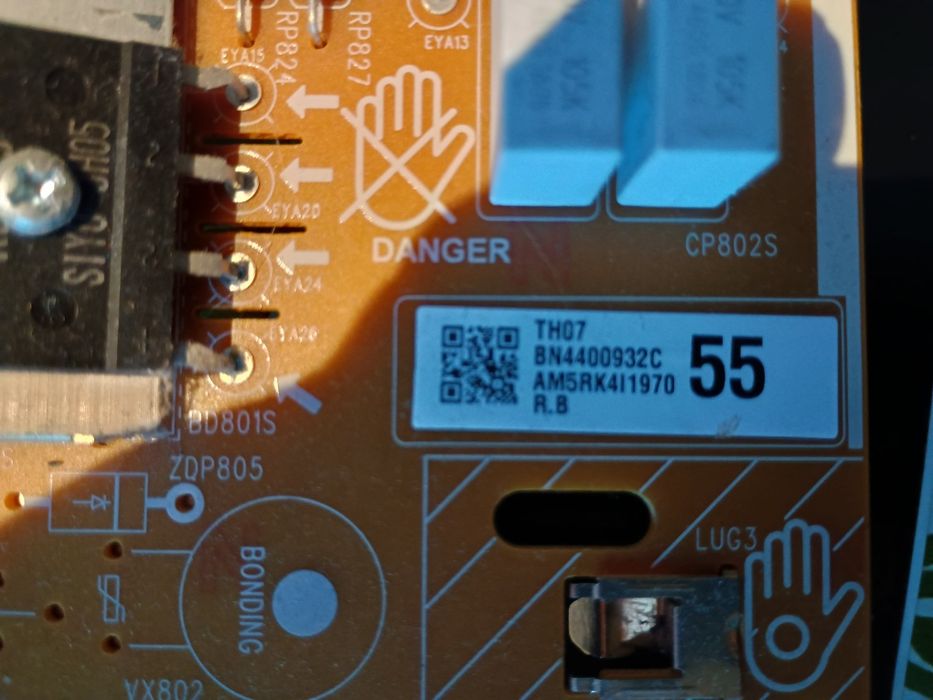 Płyta główna plus zasilanie telewizora Samsung model UE55NU7440