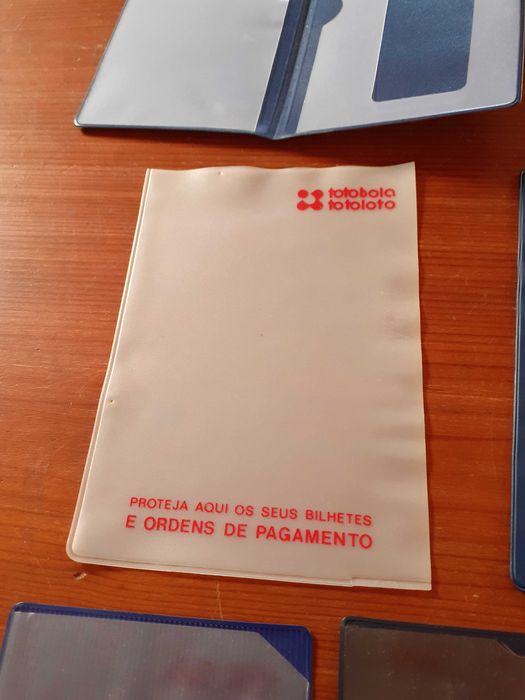 Carteiras para cartões e cheques