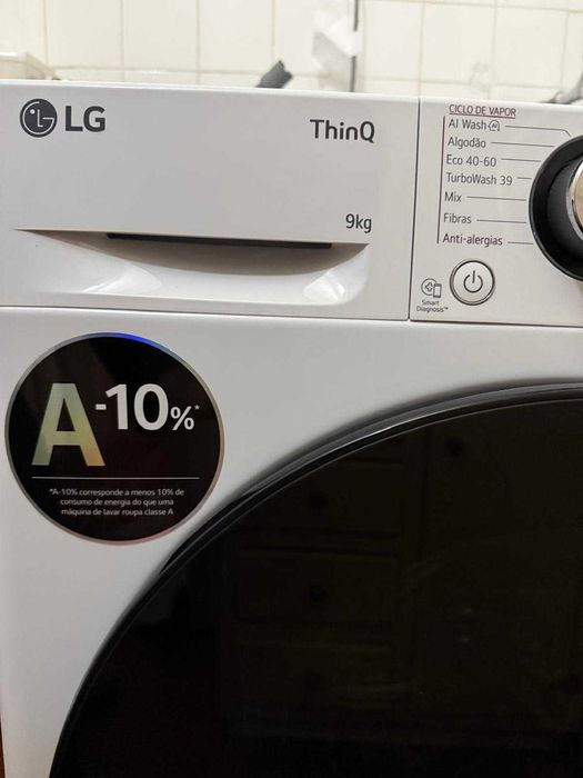 Máquina de Lavar Roupa LG F2WR7S9SGW (9 kg - 1200 rpm - Branco)