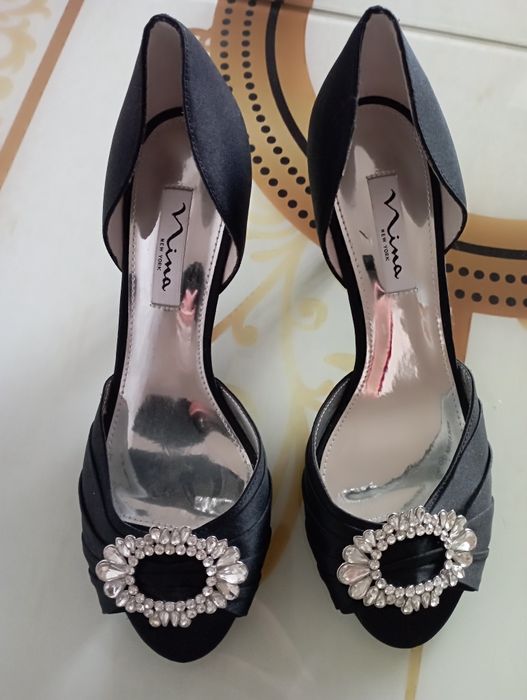 Туфлі , босоніжки Nina