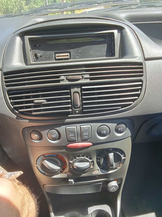 Carro - Fiat Punto 1.2