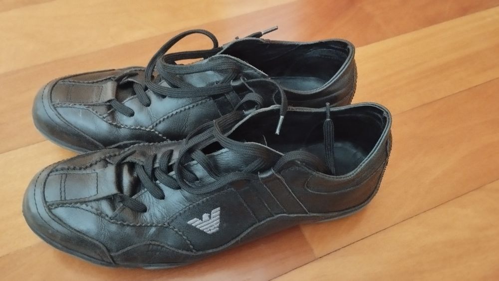 Sapatos como novos e sapatilha