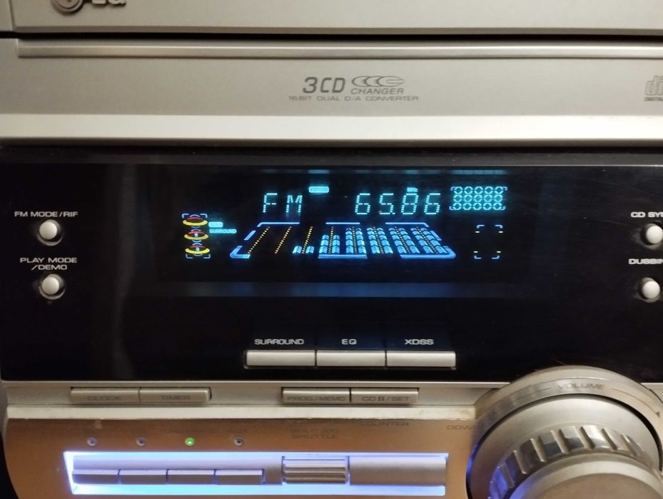 Музыкальный центр LG FFH- 879