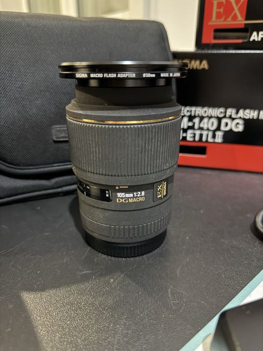 Pack Canon 600D + flash anelar e objetiva sigma e mala