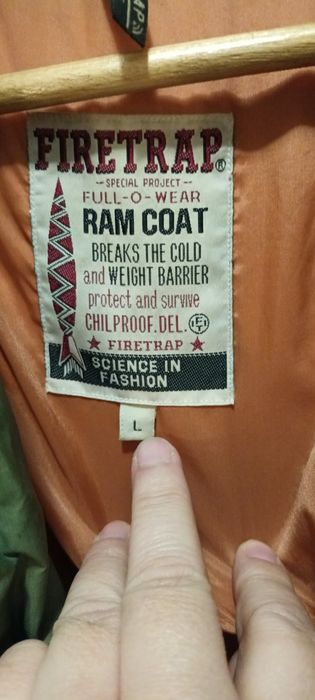 Blusão de penas Firetrap L (grande)-como novo