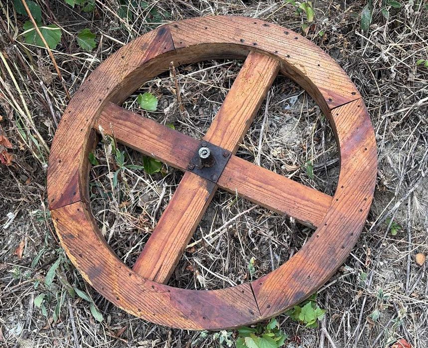Roda antiga em madeira 72 cm de diametro xilofagos agora tratados