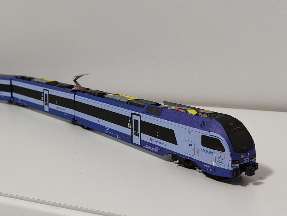 Stadler flirt pociąg PKP intercity wagon lokomotywa zabawka model kartonowy