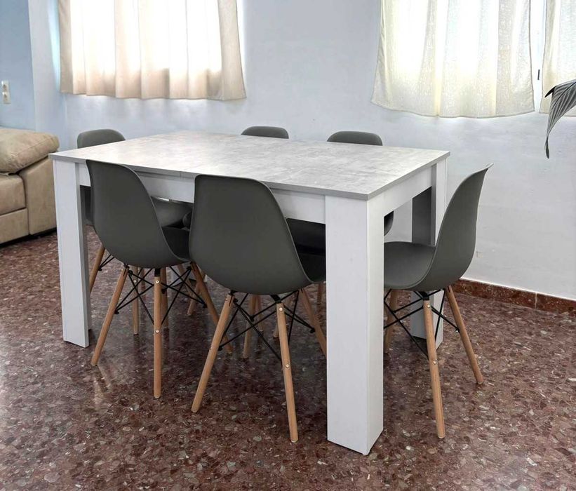 Liquidação! Mesa extensível + 6 cadeiras + entrega por 230€