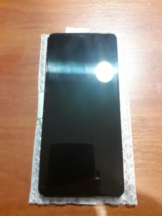 Телефон самсунг S10