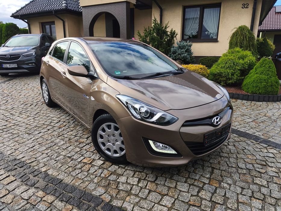 Hyundai I30 1.6 benzyna 135KM Klimatyzacja / Parktronic tył/ LED