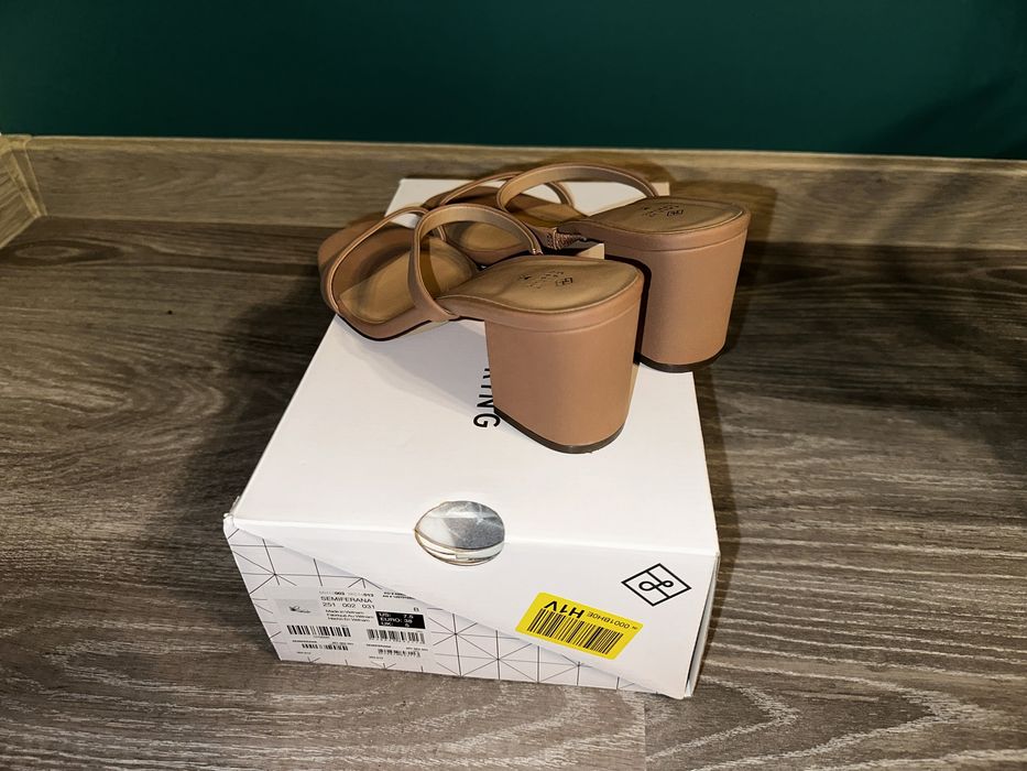 Klapki na obcasie Call it spring roz. 38