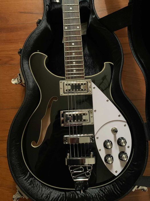 Guitarra Harley Benton RB-600BK Classic Series + Case