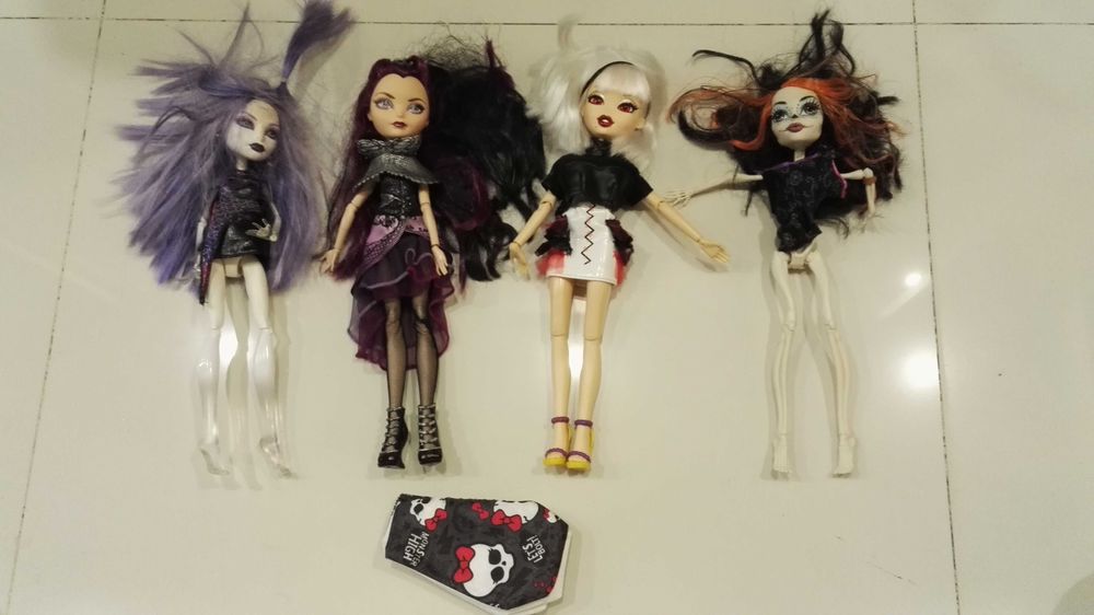 Lalki Monster High Ever After , Bratzillaz  ,4sztuki   < no 4