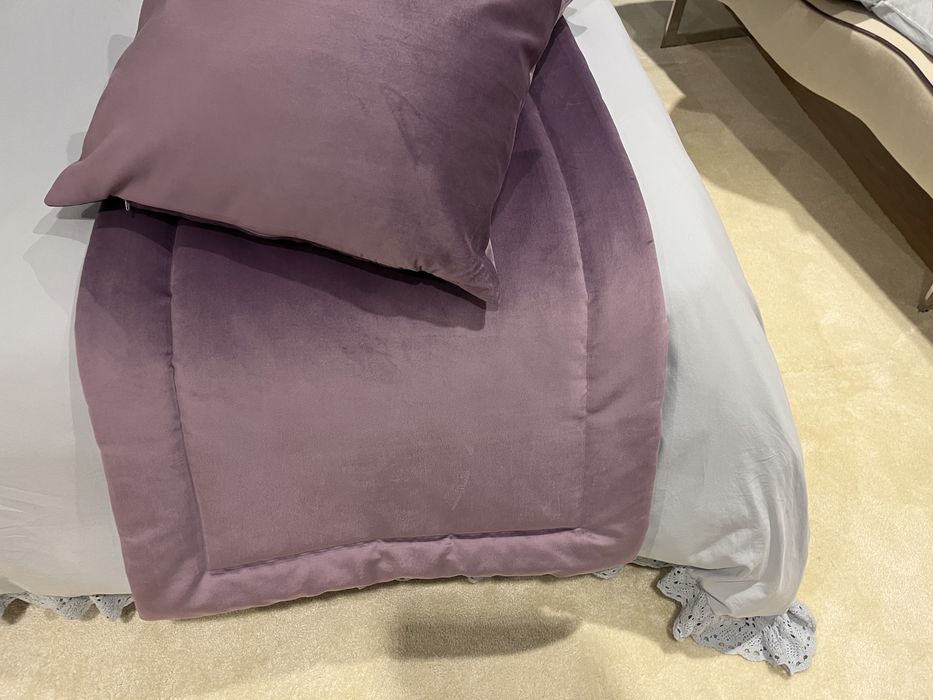 Conjunto tapa pés e fronhas almofadas (cores lilás/malva ou cinza)
