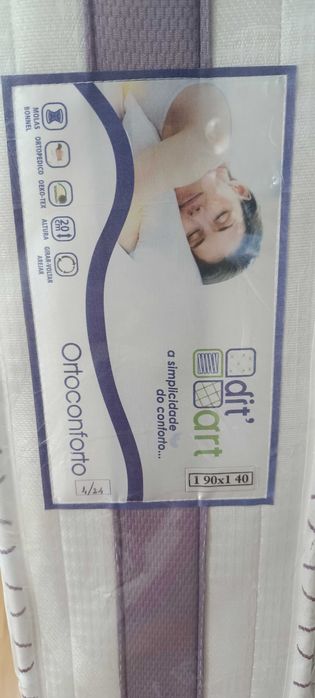 Colchão nunca usado bem como estrato nunca usado