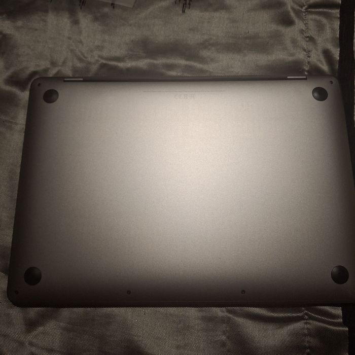 MacBook Pro 2017513340344285931521