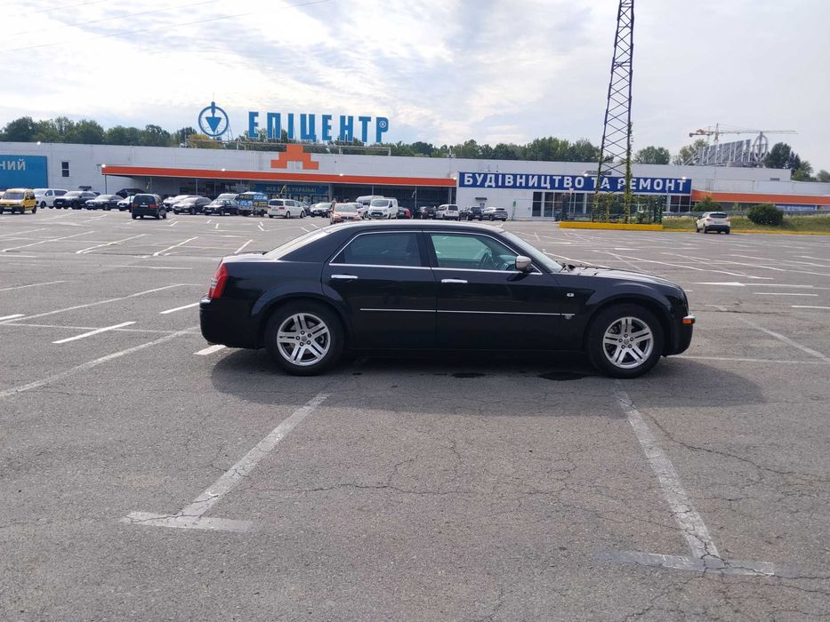 Chrysler 300 C. 2004рв. 2.7 бенз. HEMI.