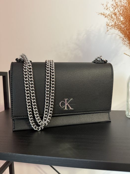 Сумка чорна крута calvin Klein