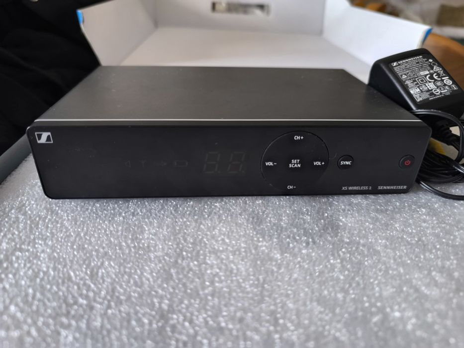 Sennheiser XSW 1-835 A-Band Vocal Set (micro sem fios) 
I