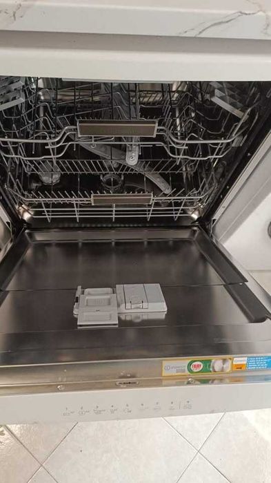 Máquina de Lavar Loiça INDESIT como nova e na garantia