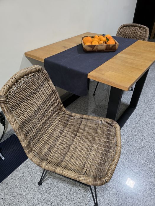 Vendo mesa cozinha +2 cadeiras