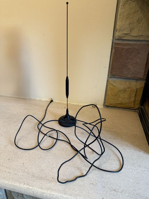 Antena magnetyczna AK PM/800/5 – LTE/3G/GSM – CRC9