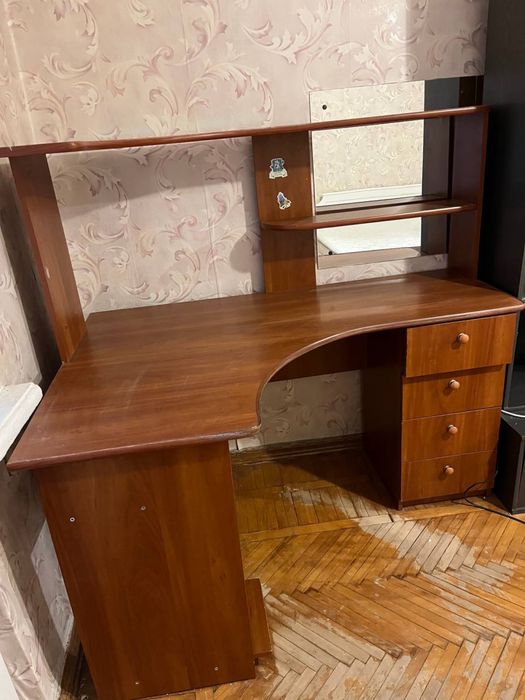 Продам компʼютерний стіл