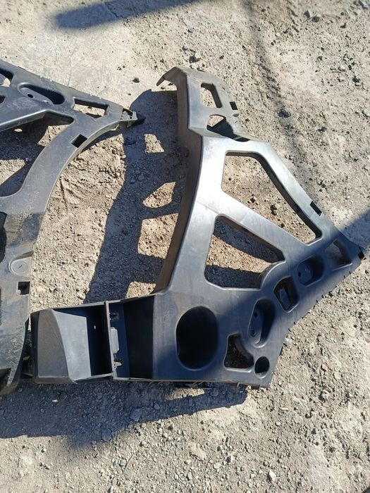 Кронштейн заднього бампера Renault Megane 3 універсал
