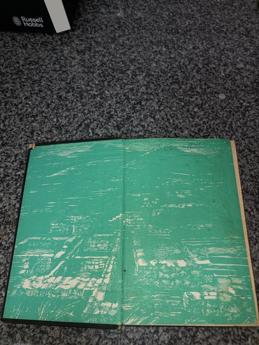 Livro Agatha Christie em Russo