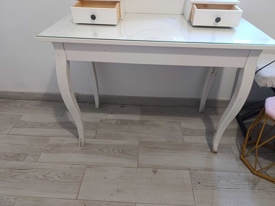 Mesa com espelho