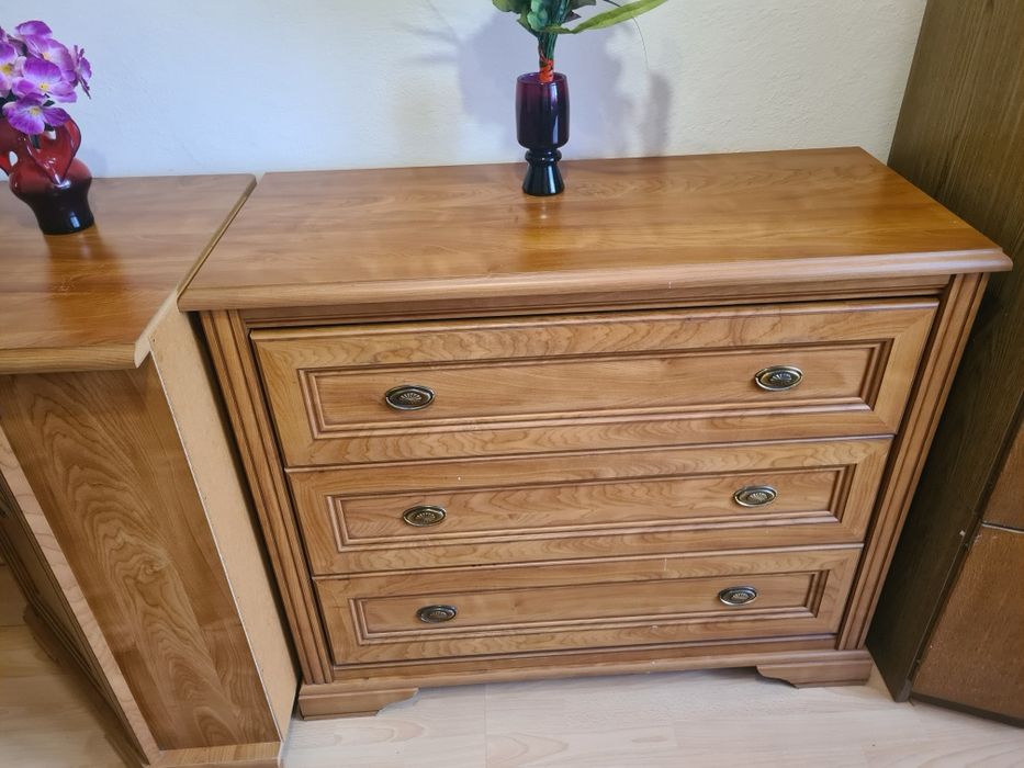 Komoda narożna z szufladami