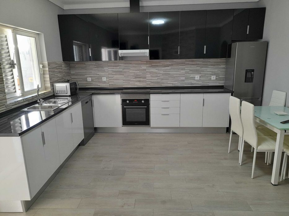 Cozinhas e roupeiros por medida