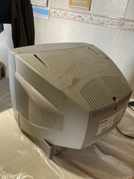 TV Orima a cores com dispositivo TDT